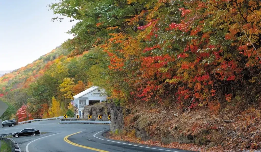 MohawkTrail Hairpin.jpg